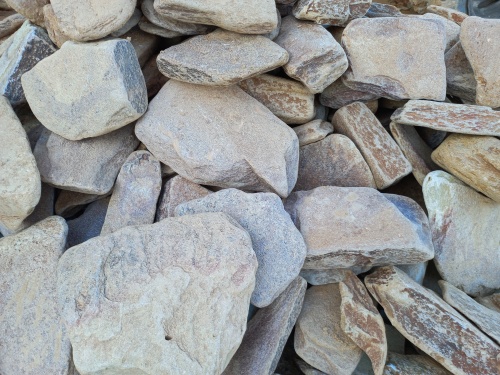 Златолит жёлтый, жёлто-зелёный глыбки и валуны для ланшафтного дизайна купить в Республике Дагестан