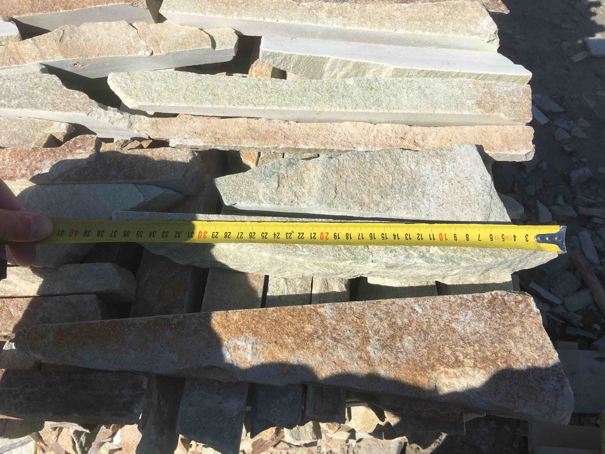 Горбушка златолит золотистый для облицовки купить в Республике Дагестан