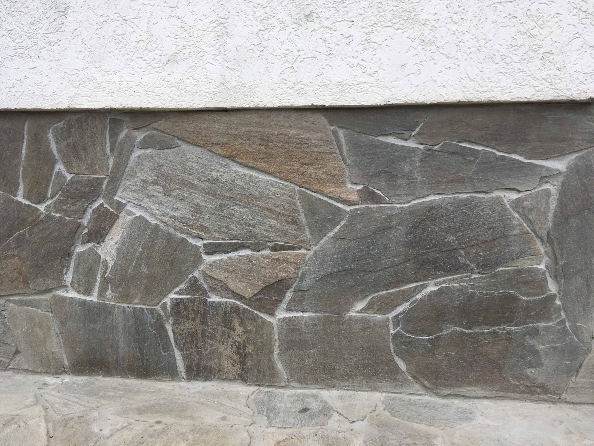 Плитняк златолит Уральский для цоколя, отмостки купить в Республике Дагестан