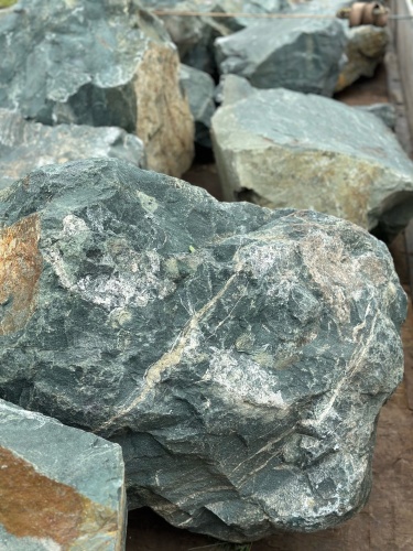 Камни для ландшафтного дизайна зелёные 10-60 килограмм купить в Республике Дагестан