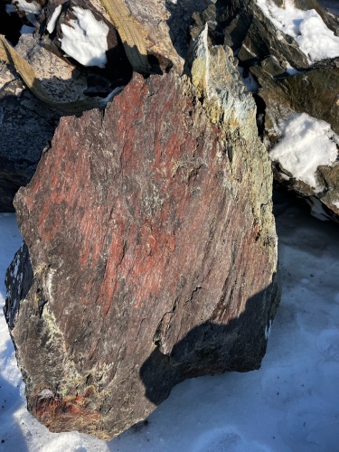 Ландшафтные глыбы красно-фиолетовые 200-1000 килограмм купить в Республике Дагестан