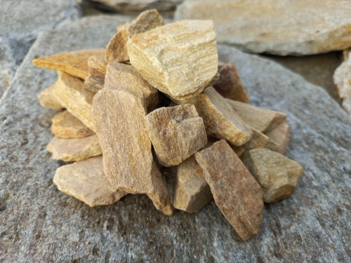 Златолит жёлтый декоративная каменная крошка купить в Республике Дагестан