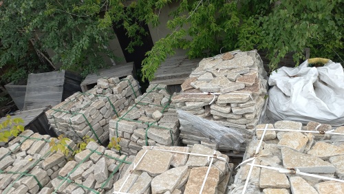 Плитняк гранитный галтованный купить в Республике Дагестан