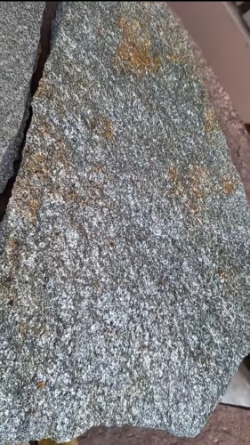 Плитняк златолит серебристый для цоколя, отмостки купить в Республике Дагестан