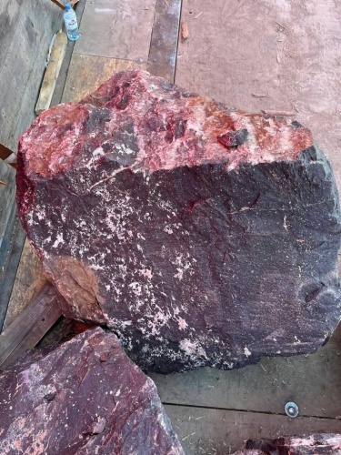 Камни для ландшафтного дизайна красно-фиолетовые 10-60 килограмм купить в Республике Дагестан