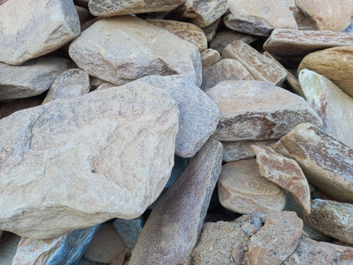 Златолит жёлтый, жёлто-зелёный глыбки и валуны для ланшафтного дизайна купить в Республике Дагестан