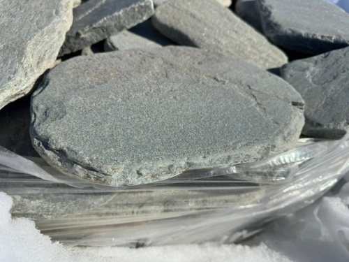 Плитняк златолит зелёный галтованный для мощения на бетон купить в Республике Дагестан