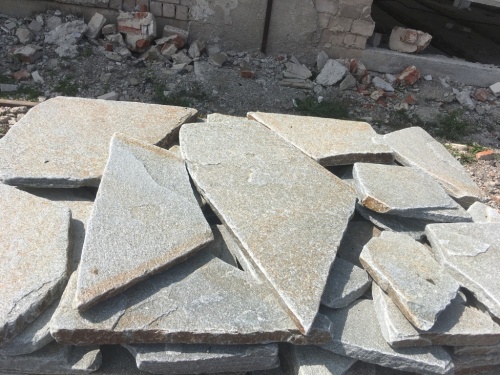 Златолит серебристый галтованный для лестниц купить в Республике Дагестан